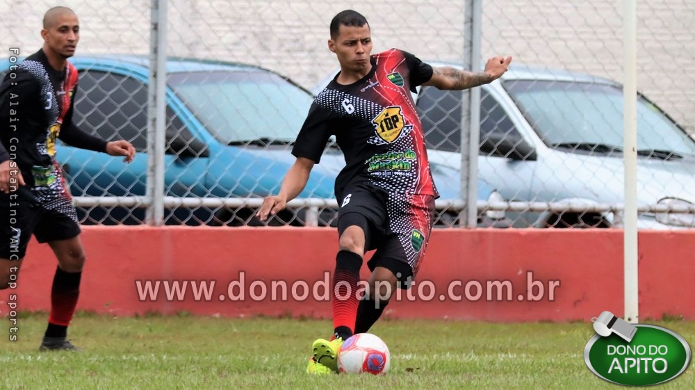 Personagens da Elite do futebol Patrocinense, em destaque o zagueiro camisa  6 Luiz Felipe (Jacaré) da equipe do Viveiro do MarKin - Dono do Apito